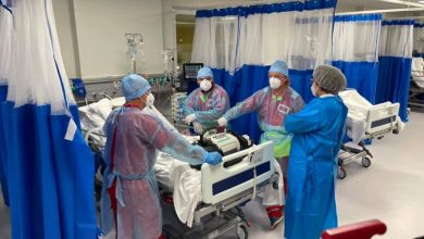 Photo of Personal de salud limpiando casas: “Es difícil estar en un país donde no te ven, donde no eres nadie”