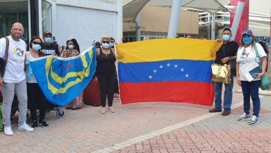 Photo of Venezolanos se organizan en Aruba para ofrecer comida, ropa, zapatos y asesoría a refugiados y migrantes
