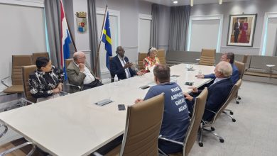 Photo of Primer Ministro de Curazao se reunió con Harry Sargeant para analizar el impacto de las sanciones de Trump contra Venezuela