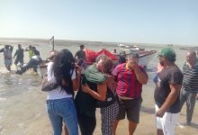 Photo of Pescadores rescataron a ocho tripulantes de embarcación que se hundió rumbo a Aruba